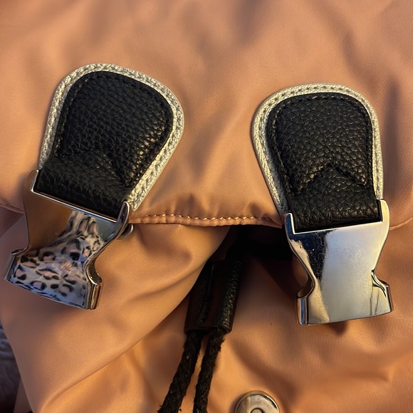 Backpack - Picture 5 of 8